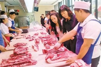 西安投放780吨政府储备冻猪肉,每斤17元!刚投放就被抢空了!